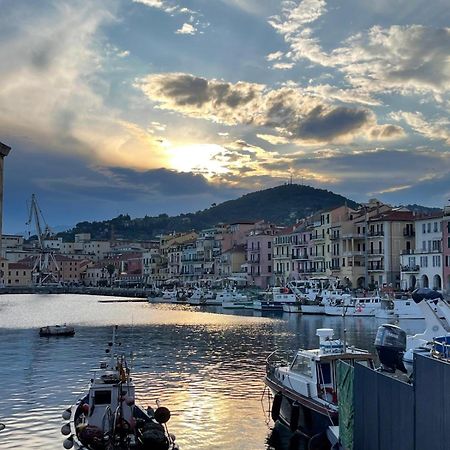 Casa Vacanza A 100 Metri Dal Mare Imperia Exterior foto